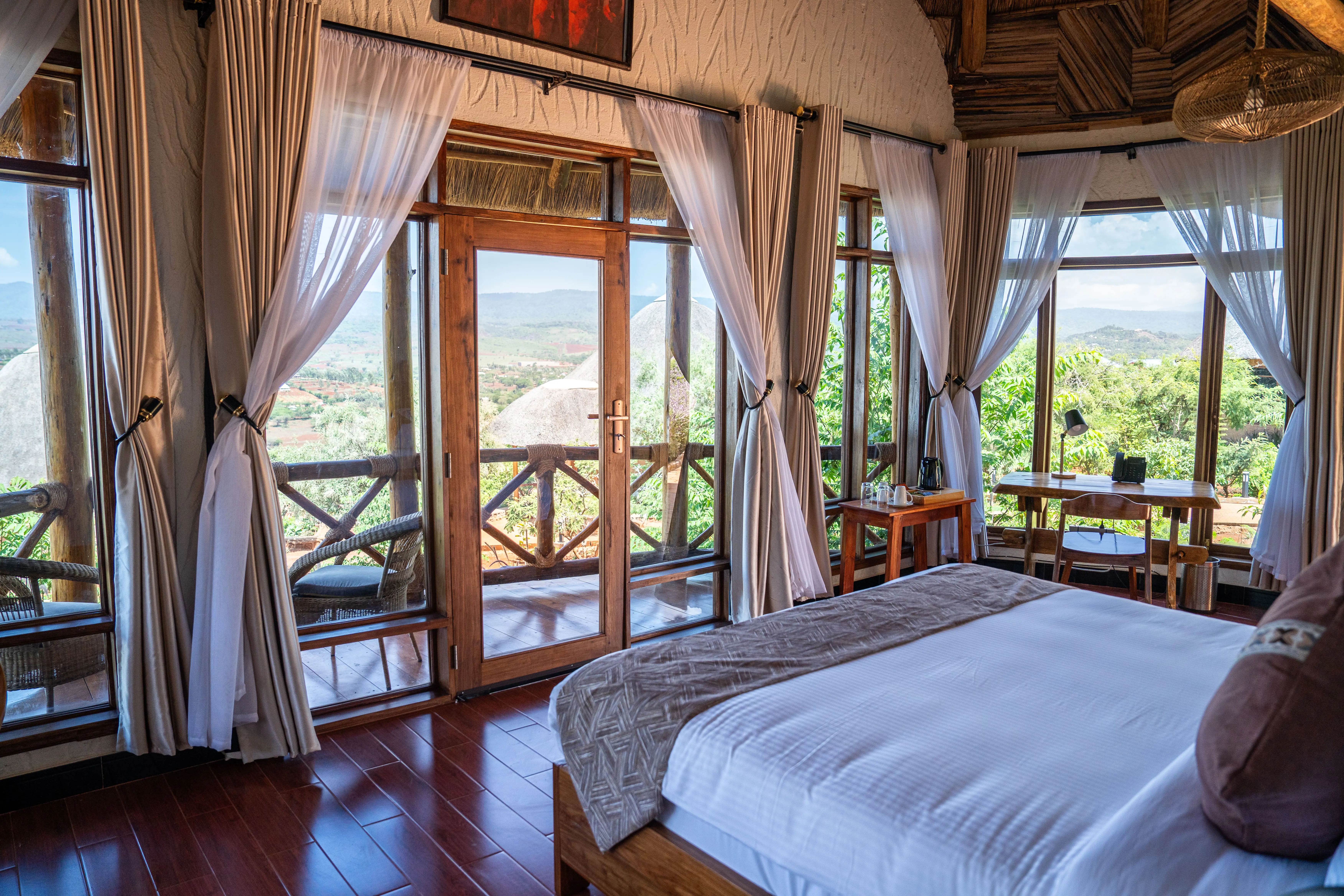 luxury lodge and villa Karatu. rates applied.