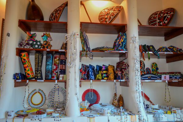 gift shop AwwwMSABAEgGAwGJgUfPAAAAAElFTkSuQmCC